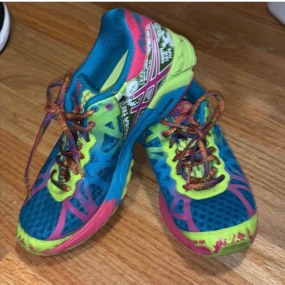 ASICS GEL NOOSA TRI 9 size 8 -teal pink and green